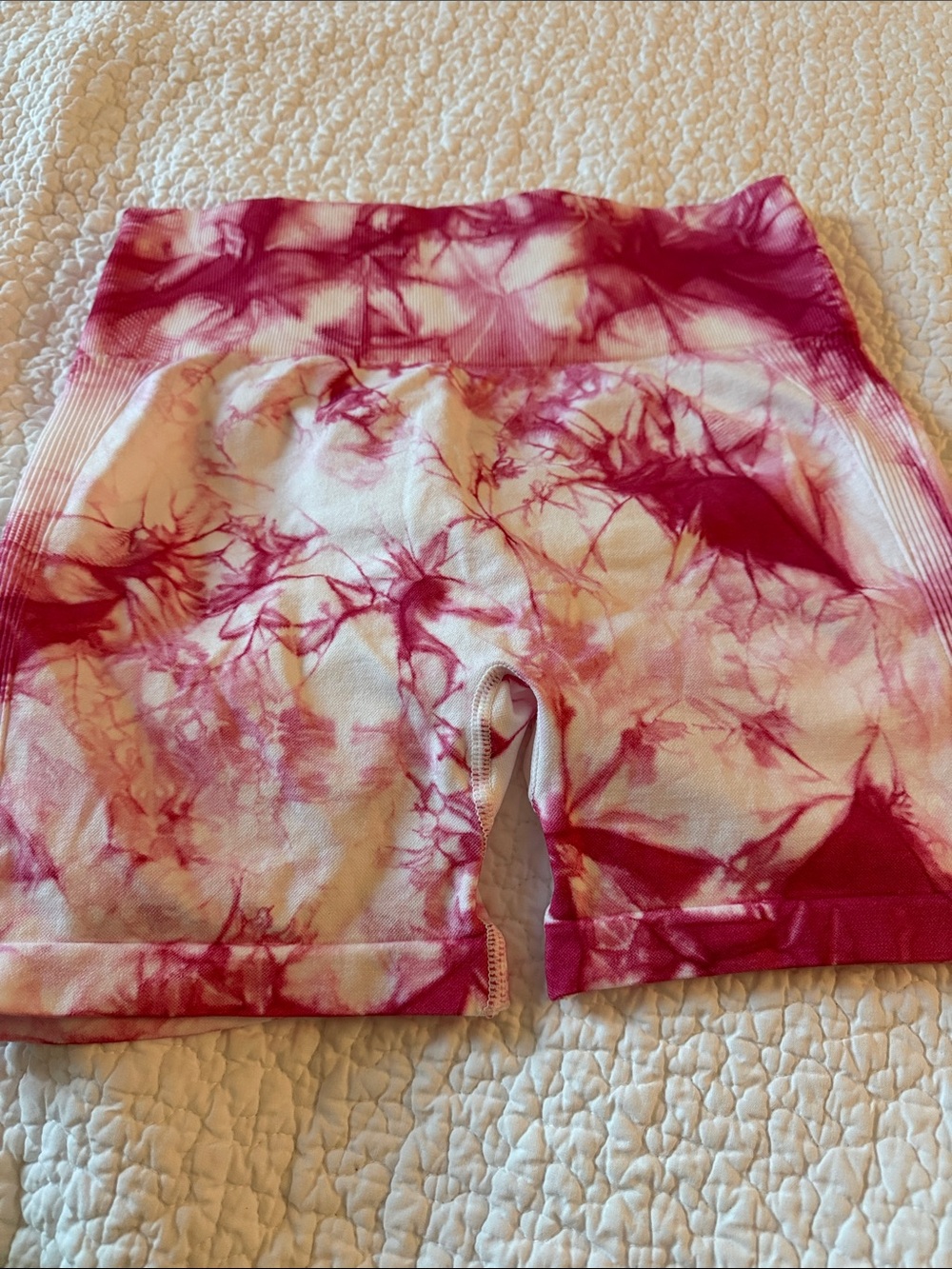 CUTIE BOOTIE tye dye spandex shorts !  Sz Large.  NEW !!!